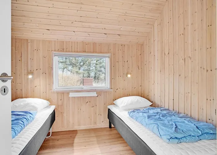 Feriehus Awesome In With Sauna